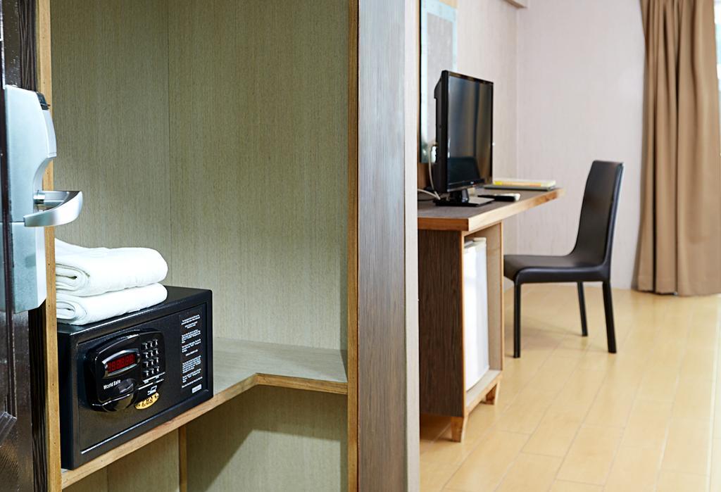 בנגקוק Watana Hotel מראה חיצוני תמונה